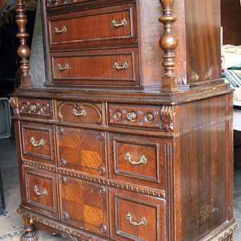 Court Cabinet - need information - Furniture