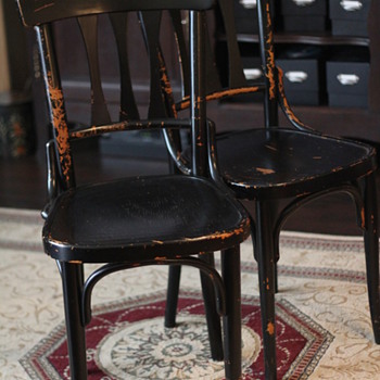 HELP! Trying to get info on these Thonet Chairs 