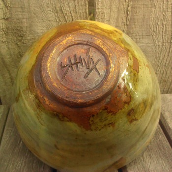 Signed SHIVIX, contemporary art pottery bowl - Pottery