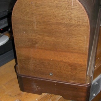 Singer Coffin Case - How to Open?