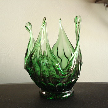 Fenton pulled glass thumbprint vase - Glassware