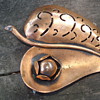 METAL HEART LEAF BROOCH
