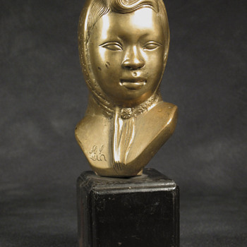 My mysterious sculptured lady