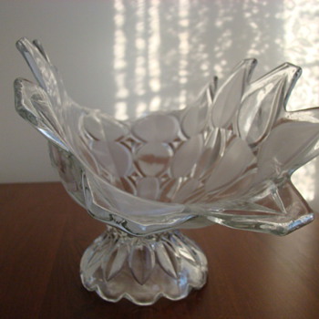 Unidentified Banana Stand - Art Glass