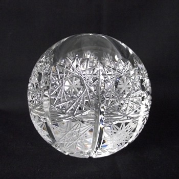 CUT CRYSTAL PAPERWEIGHT - Art Glass