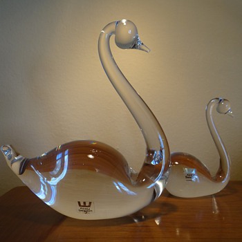 VINTAGE KOSTA  - SWEDEN  - Art Glass