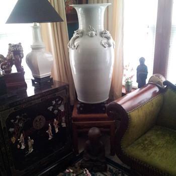 19th Century Chinese Temple Vase - Asian