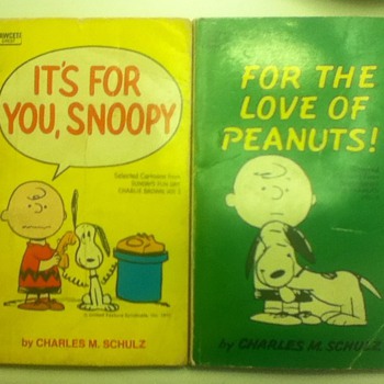 1960s "Peanuts" Comic Books - Comic Books