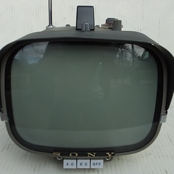 1961/62 Sony Model 8-301W Portable Transistor Television Receiver - Electronics