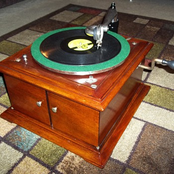 little victrola - Records