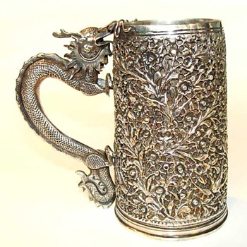 Chinese Export silver mug with dragon handle