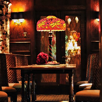 Tiffany Stained Glass Lamp with heavy Bronze Base