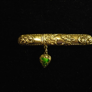 Unger needlecase with charm - Sewing