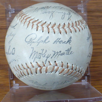 1962 New York Yankees signed baseball - Baseball