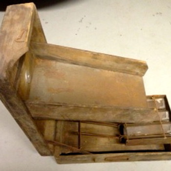 Need help identifying what this is and who manufactured it? 