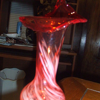 red & white vase - Art Glass