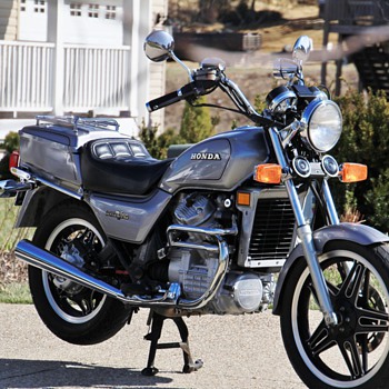 Hi I'm Curt This is Deb, we are Honda Hoarders! - Motorcycles