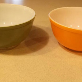 Vintage Pyrex Nesting Bowls - Kitchen