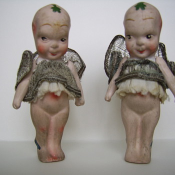 Pair all-bisque Fumsup dolls