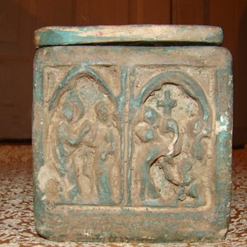 Chalk box - Art Pottery