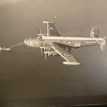 Royal Air  F0rce Shackleton  - Military and Wartime