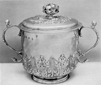 A Late 17th Century Cup with Cover: The hallmarks show it was London-made in 1682. The maker's touch is E N. A Late 17th Century Cup with Cover: The hallmarks show it was London-made in 1682. The maker's touch is E N.