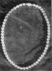 Necklace of Gold Beads: Practically all the 18-Century American goldsmiths made such beads. Some strings were graduated and others had beads of a single size. Some craftsmen touch-marked what they made; others were unmarked. Necklace of Gold Beads: Practically all the 18-Century American goldsmiths made such beads. Some strings were graduated and others had beads of a single size. Some craftsmen touch-marked what they made; others were unmarked.