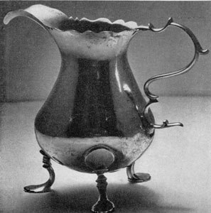 3. Georgian-style cream jug, by William Faris, all its features — body, lip, handle, feet — finely proportioned, Made about 1770. 3. Georgian-style cream jug, by William Faris, all its features — body, lip, handle, feet — finely proportioned, Made about 1770.