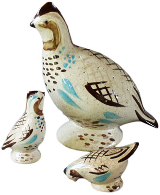 Bob White, another Charles Murphy design, was introduced in 1954 and was Red Wing's best selling dinnerware pattern until Red Wing Potteries closed in 1967. Shown here are an hors d'oeuvre holder and bird-shaped salt-and-pepper shakers. Bob White, another Charles Murphy design, was introduced in 1954 and was Red Wing's best selling dinnerware pattern until Red Wing Potteries closed in 1967. Shown here are an hors d'oeuvre holder and bird-shaped salt-and-pepper shakers.