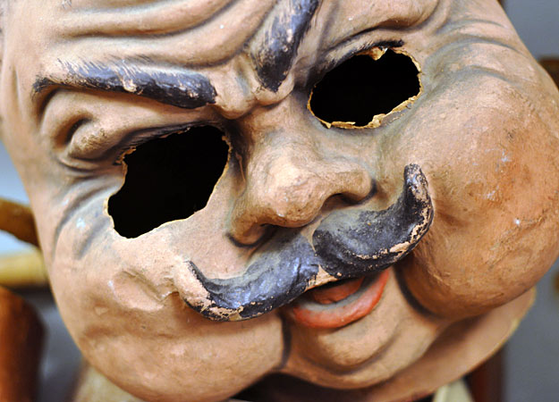obscura-mask Want a creepy Halloween mask? Oddities collectors like the Obscura owners will never let you down. Via the Discovery Channel.