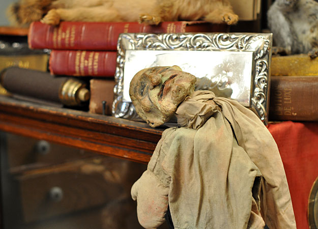 obscura-punch This Punch puppet looks eerily decrepit among the books and other antiques offered at Obscura. Via the Discovery Channel.