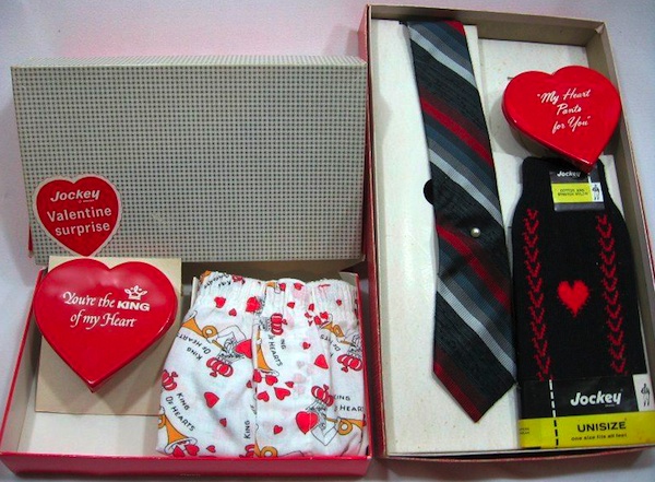 teeth5 Vintage Jockey gift boxes with windup Fishlove hearts for Valentine's Day. Women loved to give these to their favorite men, a subtle way to make sure they had fresh shorts and socks, too.
