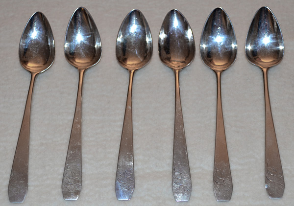 Six teaspoons Vincent has traced these six coffin-handled teaspoons from their origins in Connecticut to their settlement in Vermont.