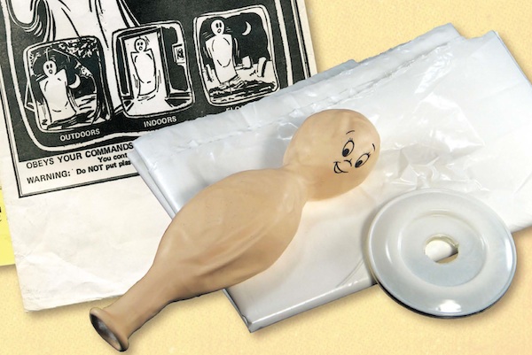 ucontrolghost U-Control Ghost: A trash bag, string, and a balloon with Casper's friendly face. Images via "Mail-Order Mysteries"