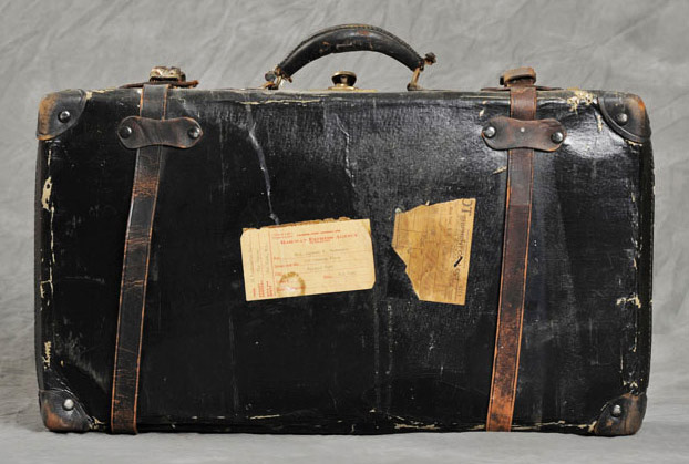 4b Clarissa's suitcase.
