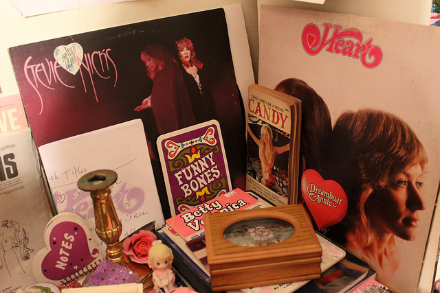 tavi's room A still life from Tavi's bedroom, showcasing her love for the 1970s.