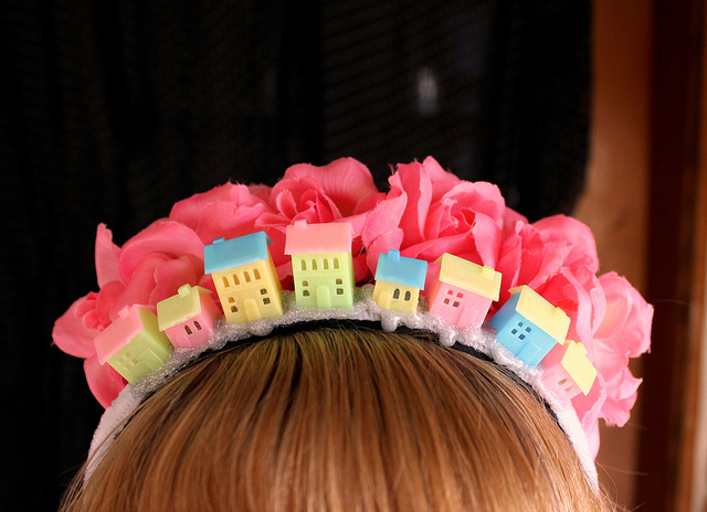 7225637188_0ac90dc08c_z One of Tavi's homemade crowns, a favorite craft of the Rookie crew.