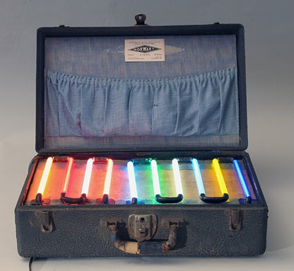neon_suitcase An example of the rainbow effect in a vintage neon-salesman suitcase. Courtesy of Hively.