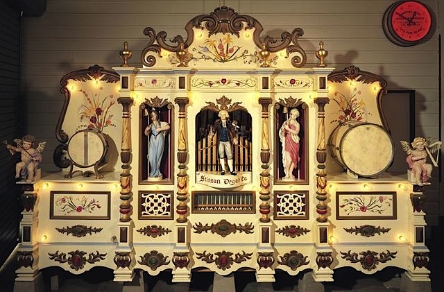 Band_Organ_Griffith1926 Carousel band organs, like the 1926 Stinson machine at Griffith Park in Los Angeles, often featured automatons that moved in time with the music. (© Rosemary West by photographer Tom Henderson, via carousels.org)