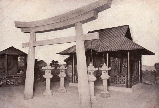 japan_postcard This souvenir postcard depicts a Buddhist temple, temple lanterns, and torii at the Japan Scene in "The World in Boston."