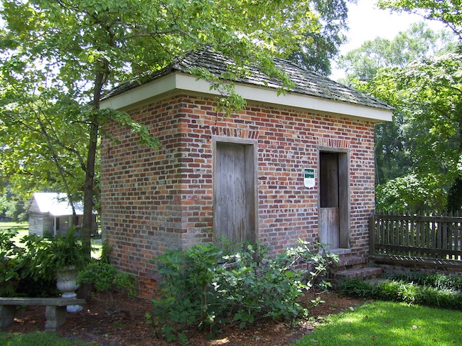 poplargrove_kitchenoutside The Poplar Grove kitchen was outside the house, to avoid heating up the mansion. (Photo by Arnold Modlin)