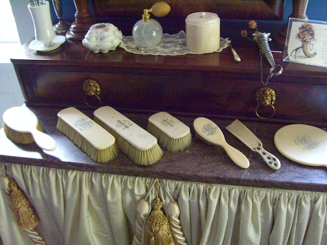 latimer_vanity The vanity belonging to Elizabeth Latimer, wife of a wealthy merchant, who once convinced her husband to purchase an entire slave family so that they would not be split up. (Photo by Arnold Modlin)