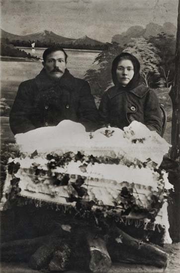 morbid_anatomy In the 19th century, families took photos of their dead babies as memento mori and to set the stage for a reunion in heaven. (From Stanley B. Burns' book, "Sleeping Beauty III: Memorial Photography—the Children")
