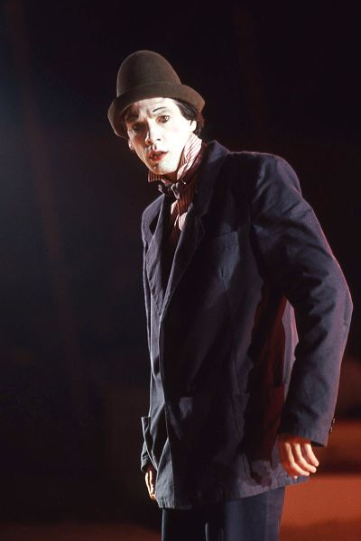 clown_david shiner American clown David Shiner, part of the new vaudeville movement, is pictured during a 1984 performance of the German Circus Roncalli in Düsseldorf. (Photo by Eddi Laumanns a.k.a. RX-Guru)