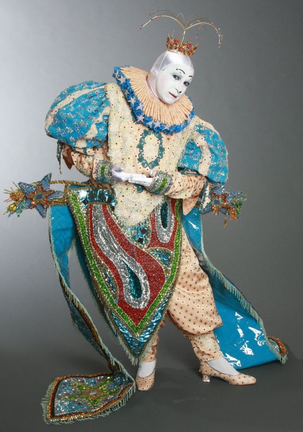 clown_wca6 Luis Casiano won the "classic whiteface" category at the 2010 World Clown Association Convention. The classic whiteface clown has become too elegant and beautifully adorned to be a comic. (Via WorldClown.com)