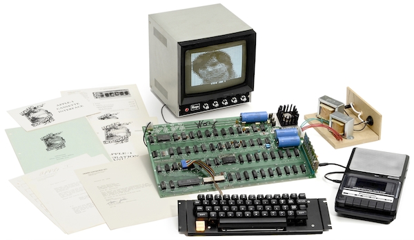 Mantiques Technology FEATURE-Apple-1_Auction_Team_Breker_Cologne_Germany_edit This Apple I computer from 1976 that's still in working order sold for $671,400. (Via "Mantiques")