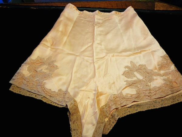 Mantiques_Eva Braun's delicates_edit These panties, supposedly belonging to Adolf Hitler’s girlfriend, Eva Braun, are said to have been looted from his mountain chalet in Obersaltzburg, Germany, by First Lieutenant D.C. Watts of the 506th Parachute Infantry Regiment. (Via “Mantiques”)