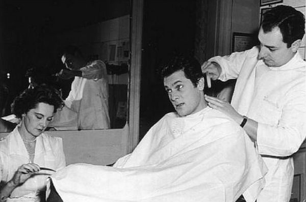 Tony Curtis became a regular client of the House of Gourielli beauty salon for men. (© Helena Rubinstein, Inc.)