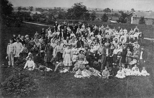 The full Oneida Community, probably circa the late 1850s (From the Oneida Community Collection at Syracuse University Library in New York)