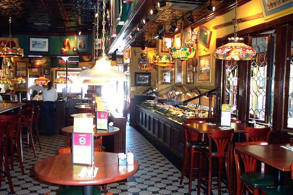 The interior of a Ruby Tuesday restaurant before the remodel in 2007. (Via Watermark Design)